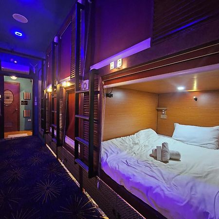Attic Capsule Hotel Marigondon  Esterno foto